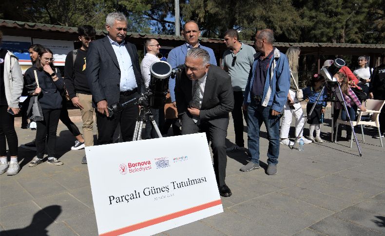 Bornovalılar güneş tutulmasını Büyükpark'ta izledi