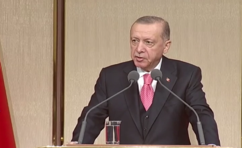 Erdoğan'dan başörtüsü açıklaması: Aileyi korumayı hedefliyoruz