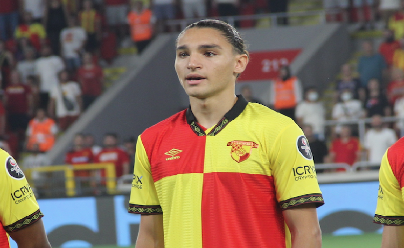Göztepeli Emir’e milli davet