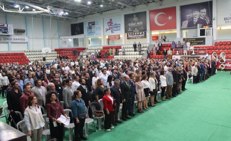 İzmir Barosu’nda 14 saatlik Genel Kurul: Kim ne mesaj verdi?