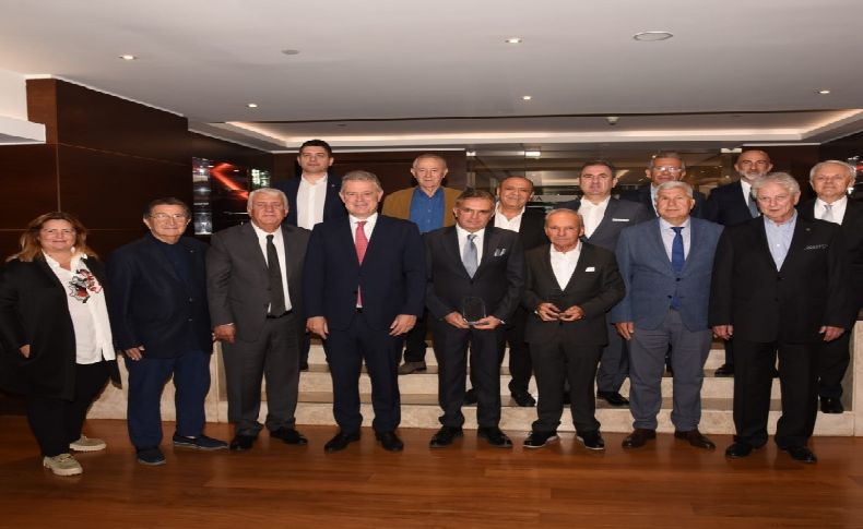 İzmir Başkanlar Kurulu’ndan vefa plaketi