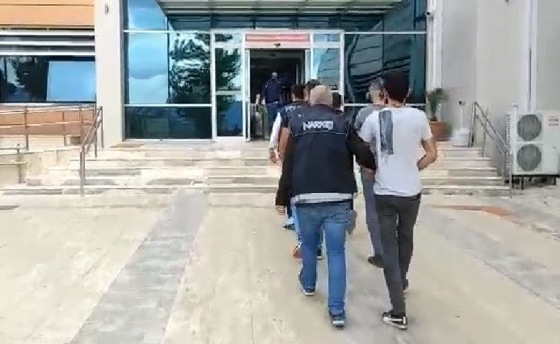İzmir'de uyuşturucu ticaretine polisten suçüstü
