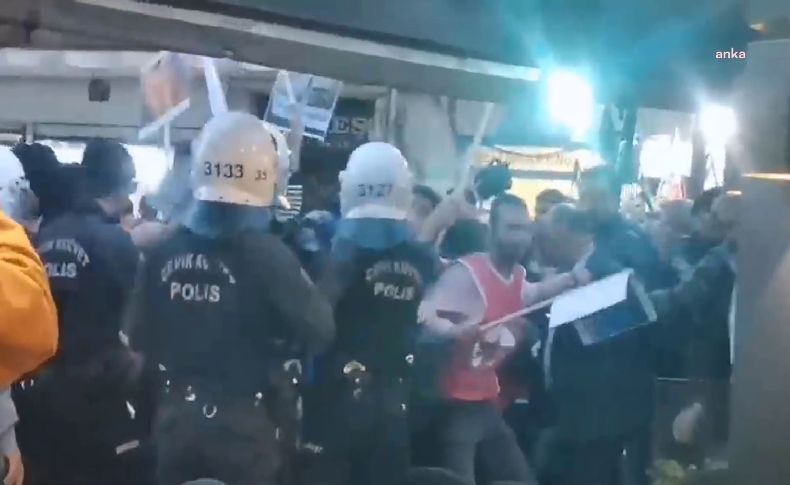 İzmir'de yürümek isteyen gruba polis müdahale etti, gözaltılar var