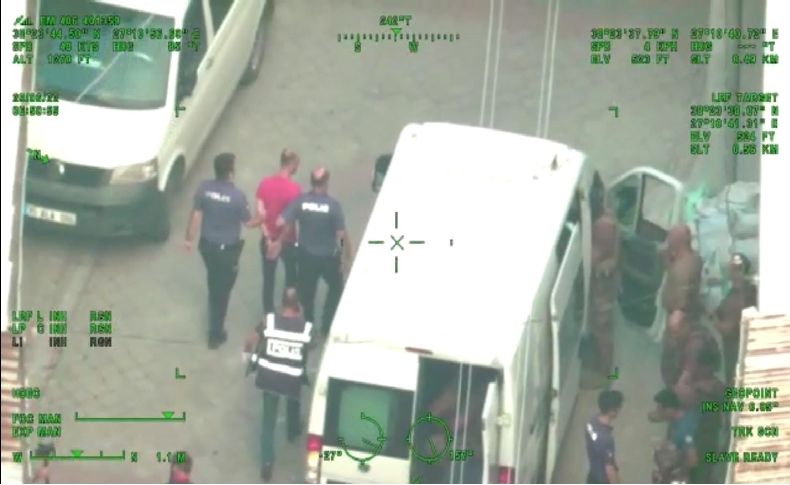 İzmir’de helikopter destekli operasyonu: 39 şüpheli yakalandı