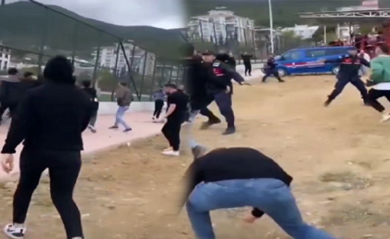 Kadın futbolunda holigan terörü: Sahayı ve tribünleri taşladılar
