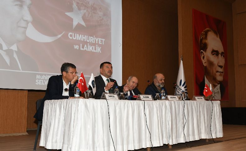 Karabağlar'da '100. Yıla Doğru Cumhuriyet ve Laiklik Paneli'ne yoğun ilgi