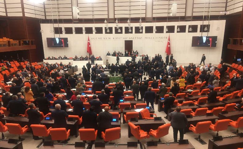 'Sansür yasası’nın 13 maddesi daha kabul edildi
