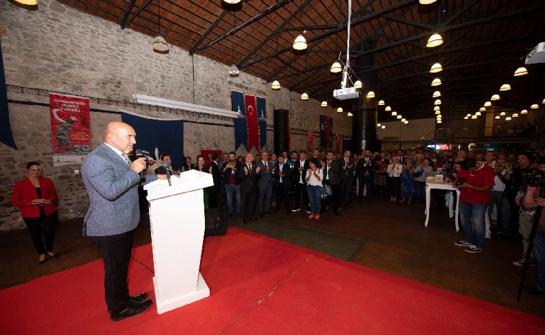 Soyer, Zafer Yolu Yürüyüşü’ne katılanlara sertifikalarını verdi: Tarih oldunuz