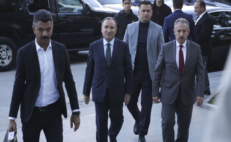 AK Parti başörtüsü için CHP, İYİ Parti ve HDP'yi ziyaret