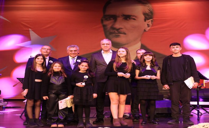 Ata’nın sevdiği şarkılar Güzelbahçe’den yükseldi