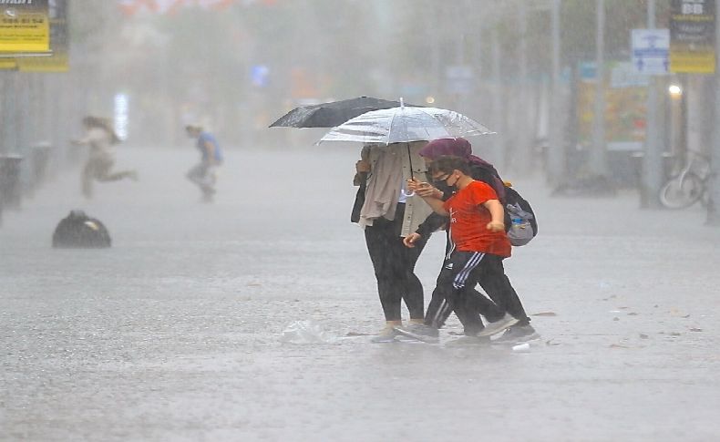 Beklenen yağmur haberi geldi: Günlerce sürecek