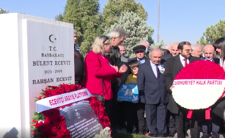 Bülent Ecevit, 16. ölüm yıl dönümünde anıldı!