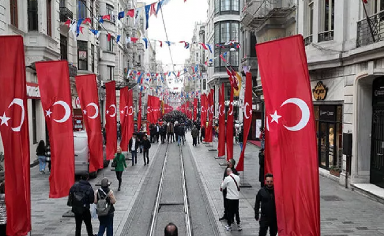 Valilik, İstiklal Caddesi'nde ilişkin 'Genel Emir' yayınladı