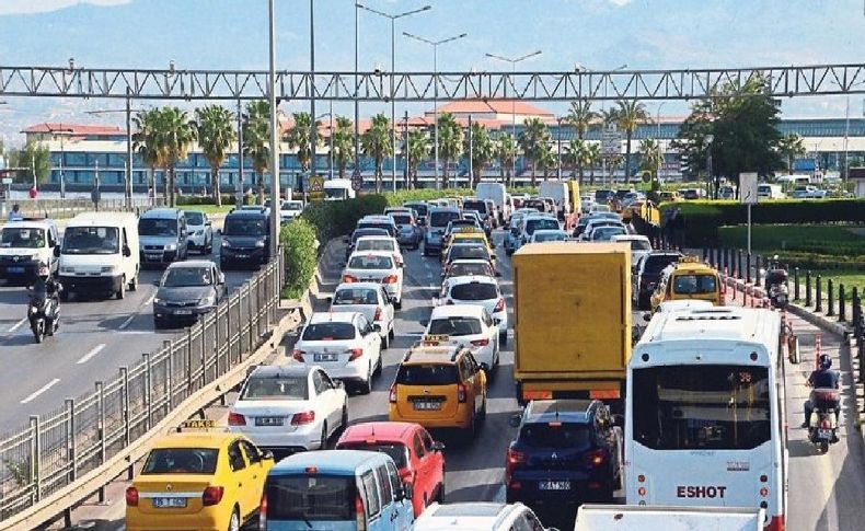 İzmir'de trafiğe kayıtlı araç sayısı 1 milyon 634 bin 158 oldu