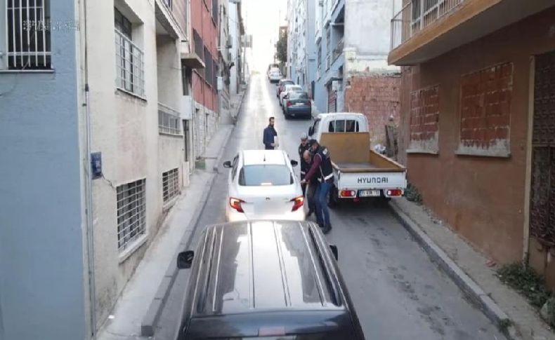 İzmir’de 6 milyon TL’lik vurgun yapan tefecilere operasyon: 28 gözaltı