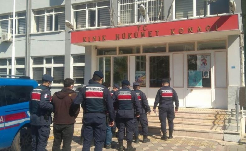 İzmir’de firari 17 suçlu yakalandı