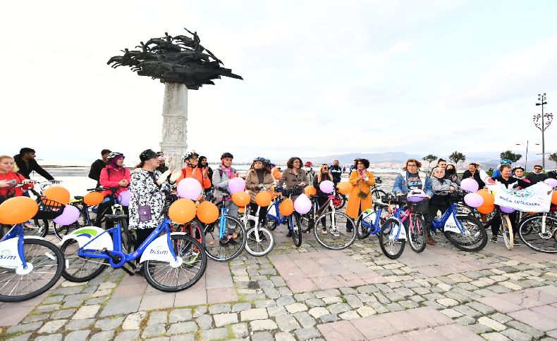 İzmirli kadınlar şiddete karşı farkındalık için pedal çevirdi