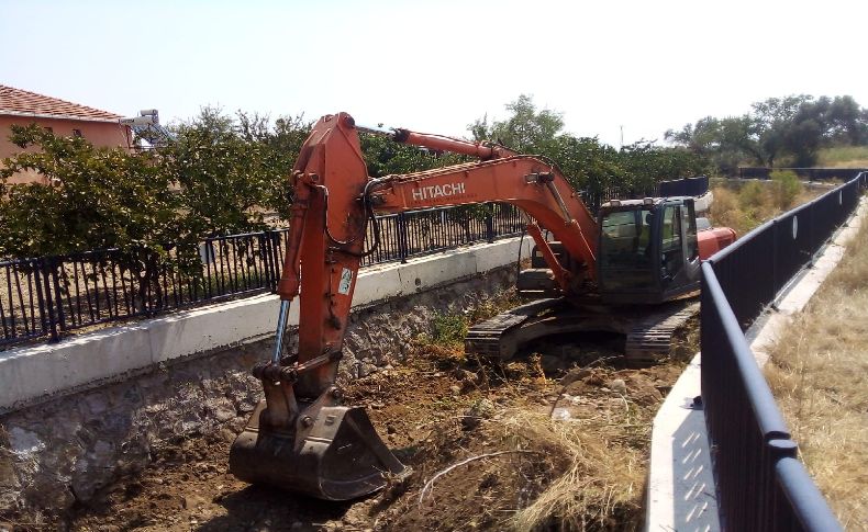Menderes Belediyesi sel ve taşkınlara karşı çalışmalarını hızlandırdı