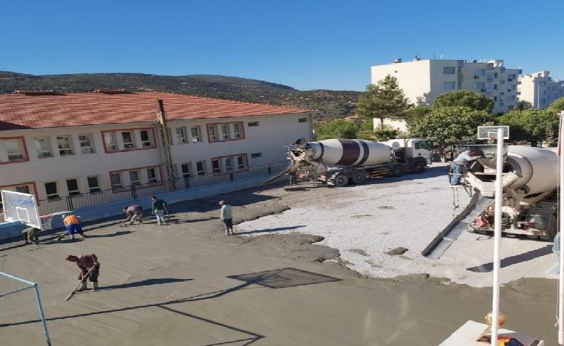 Toprak zeminde Türkiye 5'incisi olan miniklerin okul bahçesi yenilendi