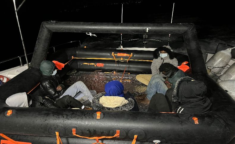 Yunanistan’ın ittiği 6 göçmen kurtarıldı