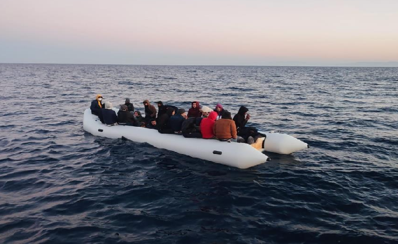 Yunanistan’ın ölüme ittiği 78 göçmen kurtarıldı