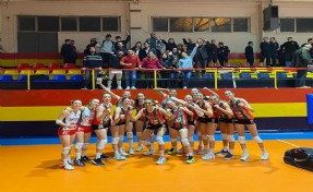 Karşıyaka Voleybol kritik virajdan mutlu döndü