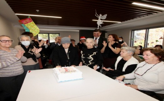 Alzheimer Evi’nde yılbaşı eğlencesi