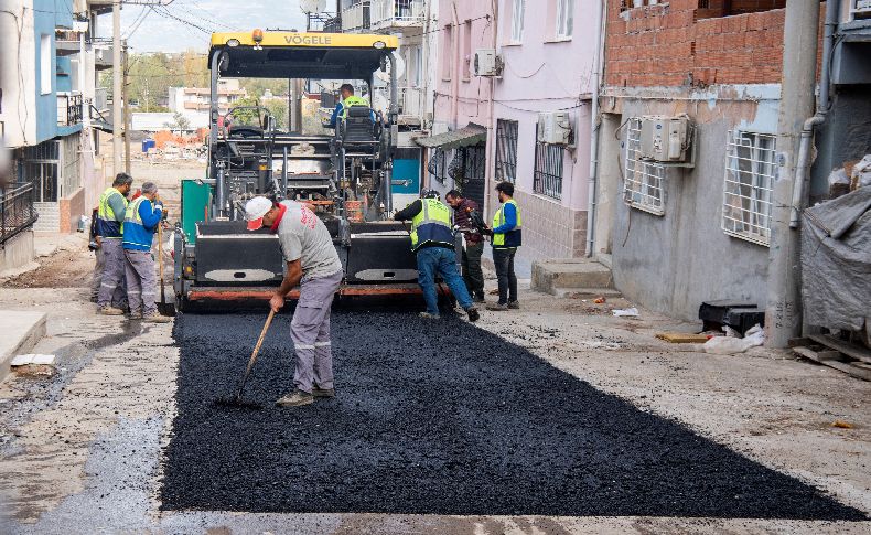 Bornova’da asfaltlamada mola yok