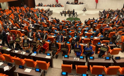CHP milletvekilleri, Bakan Yanık’ı TBMM'de istifaya davet etti