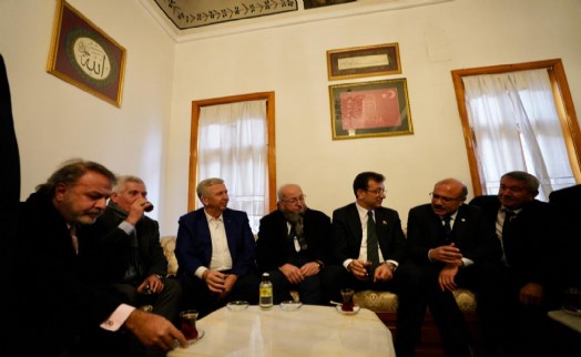 CHP’li 11 Büyükşehir Belediye Başkanı Konya’da buluştu