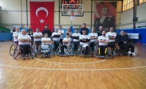 Engel tanımayan sporculardan farkındalık maçı