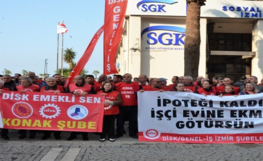 İzmir'de işçilerden hükümete tepki: 'Belediyelerdeki ipoteği kaldır, işçi evine ekmek götürsün'