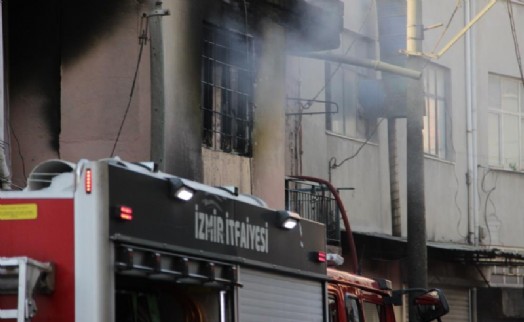 İzmir'de sünger atölyesinde korkutan yangın