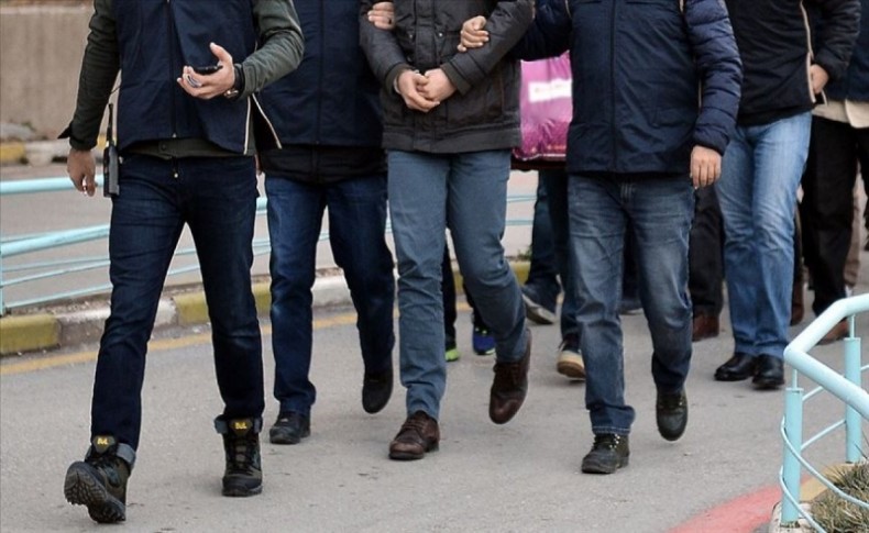 İzmir merkezli FETÖ operasyonunda 16 tutuklama