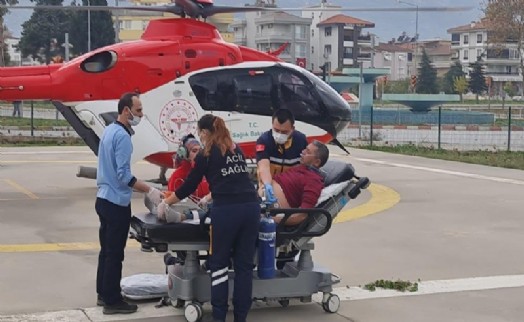 Kalp krizi geçiren adamın yardımına ambulans helikopter yetişti