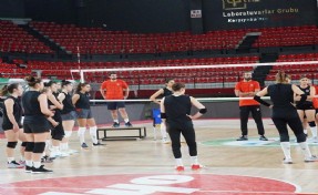 Karşıyaka Voleybol, Çanakkale Belediyespor’a konuk oluyor