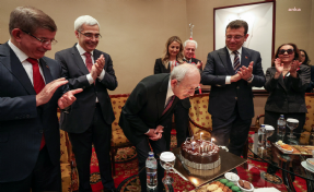 Kılıçdaroğlu'na 'Demokrasi Şurası'nda doğum günü sürprizi