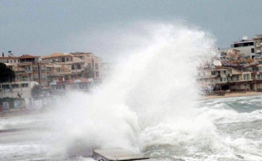 Meteoroloji'den Ege Denizi'nde 'fırtına' uyarısı