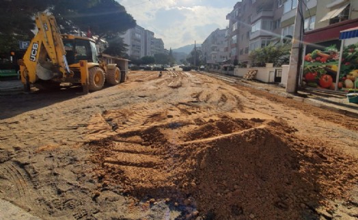 Narlıdere’de fen işleri aralıksız görev başında