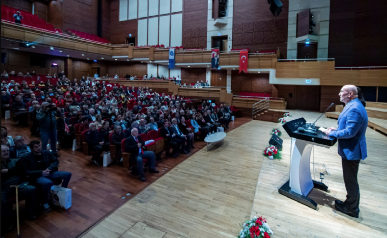 Soyer: İzmir felaketleri gönüllülükle aştı