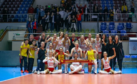 Voleybolda yeni lider Göztepe