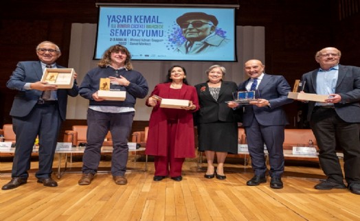 Yaşar Kemal’in bin bir çiçekli bahçesi kapılarını açtı