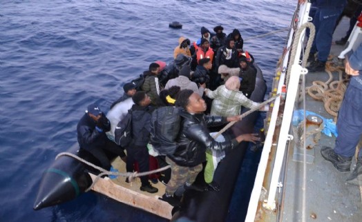Yunanistan'ın ölüme ittiği 116 göçmen kurtarıldı