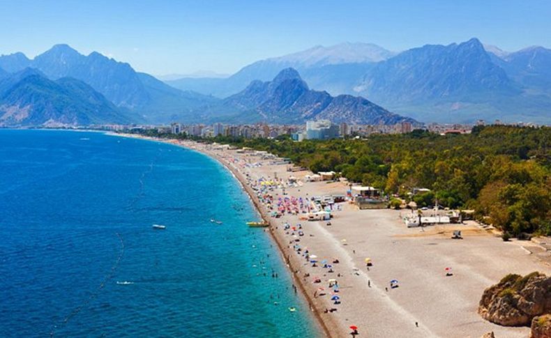 2023 yılı için 65 milyar dolar turizm geliri hedefi