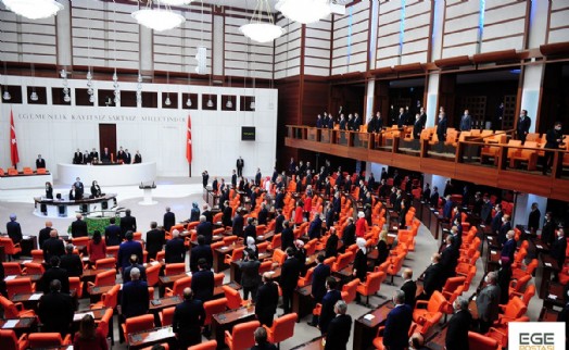AK Parti'nin ''Yeniden Yapılandırma'' kanun teklifi komisyonda