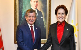 Akşener, Davutoğlu'nu makamında ağırladı