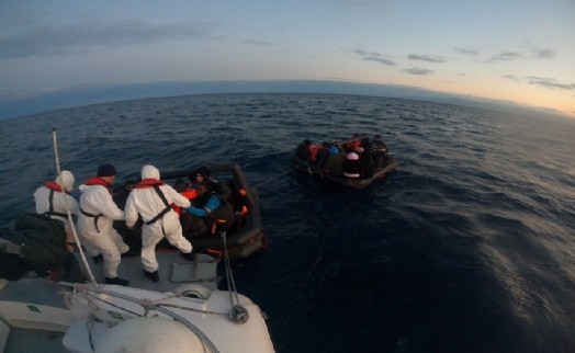 Yunanistan’ın geri ittiği 45 göçmen kurtarıldı