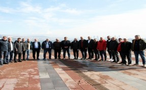 Başkan Tugay ve amatör kulüplerden dayanışma buluşması