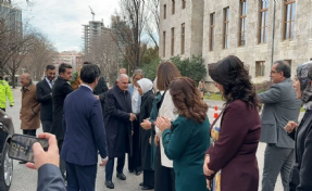 Binali Yıldırım trafik kazasından sonra ilk kez Meclis'te