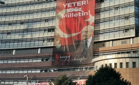 CHP Genel Merkezi'ne, ‘Yeter Söz Milletin! afişi asıldı